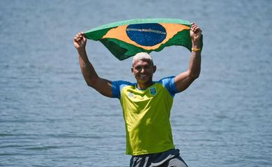 Isaquias Queiroz, atleta da canoagem velocidade, é escolhido para ser o porta-bandeira do Brasil na Olimpíada de Paris 