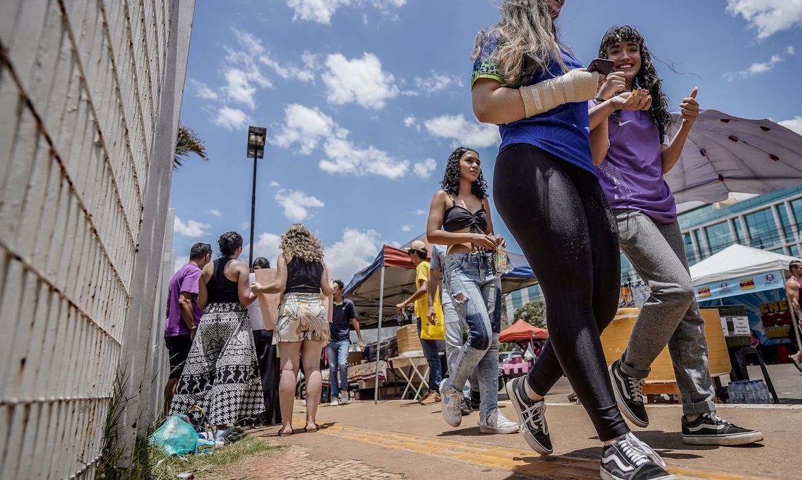 Afetados pelas chuvas poderão pedir reaplicação do Enem 2023, diz