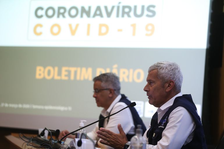 O secretário de Vigilância em Saúde, Wanderson Kleber de Oliveira, e o secretário-executivo do Ministério da Saúde, João Gabbardo dos Reis, divulgam dados atualizados sobre a situação do novo Coronavírus no país.