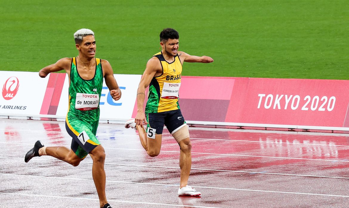 Petrúcio Ferreira e Thomaz Moraes - durante prova dos 400m T47 no Estádio Olímpico nos Jogos Paralímpicos de Tóquio - Paraliimpíada - Tóquio 2022