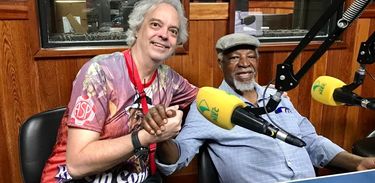 Ricardo Netto e Rubem Confete nos estúdios da Rádio MEC 