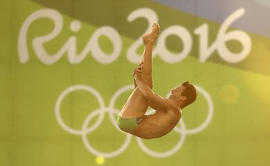 Hugo Parisi passa para a semifinal dos saltos ornamentais