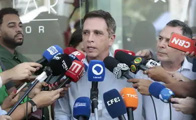 Brasília (DF), 31/12/2025 - O cardiologista  Brasil Caiado e o cirurgião Claudio Birolini durante entrevista coletiva para falar sobre situação médica do ex-presidente Jair Bolsonaro, que está internado após fazer cirurgia. Foto: Bruno Peres/Agência Brasil