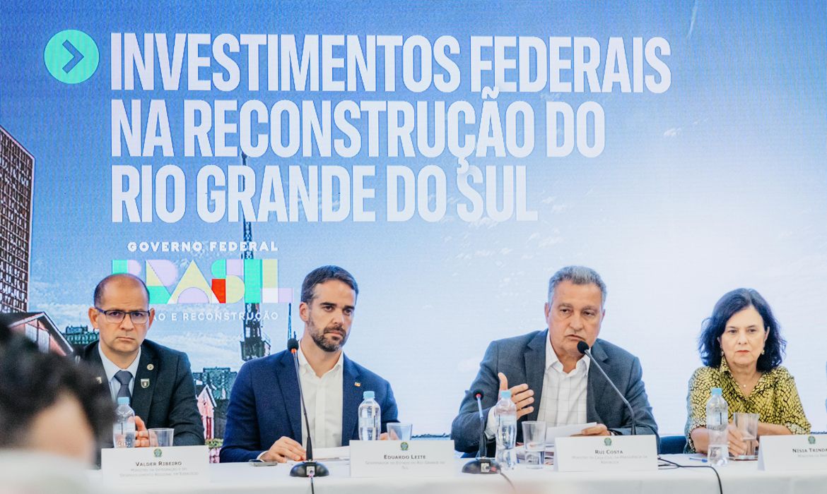 Porto Alegre (RS), 28/01/2025 - O ministro da Casa Civil, Rui Costa, durante visita acompanhado da ministra da Saúde, Nísia Trindade e o govenador Eduardo Leite com objetivo de manter reuniões com o governo do Estado e prefeitos, para vistoriar das obras do Novo PAC e atualizar as ações do governo federal para a reconstrução do Rio Grande do Sul. Foto: Wagner Lopes/CC