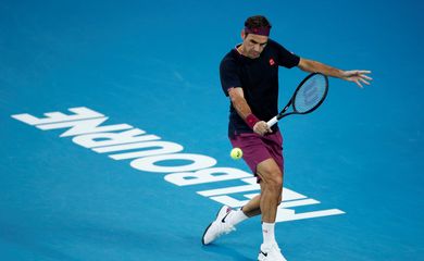 FILE PHOTO: FILE PHOTO: Tennis - Australian Open - Semi Final Aberto da Autrália, Roger Federer