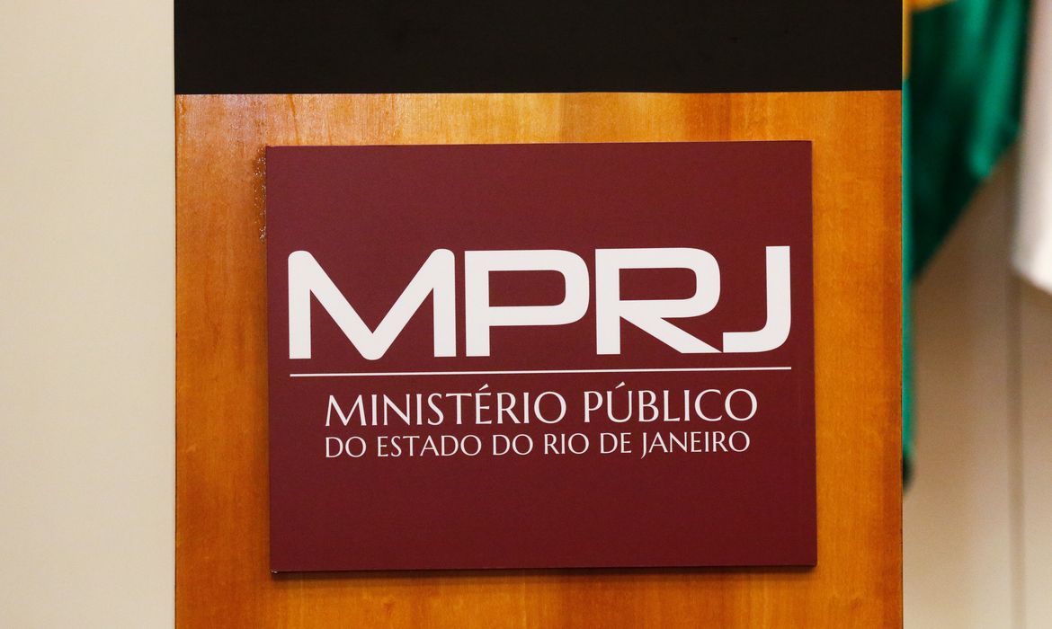 Ministério Público do Estado do Rio de Janeiro (MPRJ) fala sobre denúncia de policiais civis por homicídio doloso e fraude processual em operação no Jacarezinho