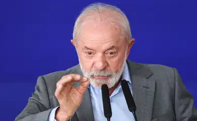 Brasília (DF), 10/12/2025 - O presidente da República, Luiz Inácio Lula da Silva, participa de cerimônia de anúncios dos projetos habilitados do Fundo de Investimento em Infraestrutura Social (FIIS) e dos anúncios de seleção do Novo PAC 2025, nas modalidades de abastecimento de água urbano e rural e de esgotamento sanitário urbano. Foto: Marcelo Camargo/Agência Brasil