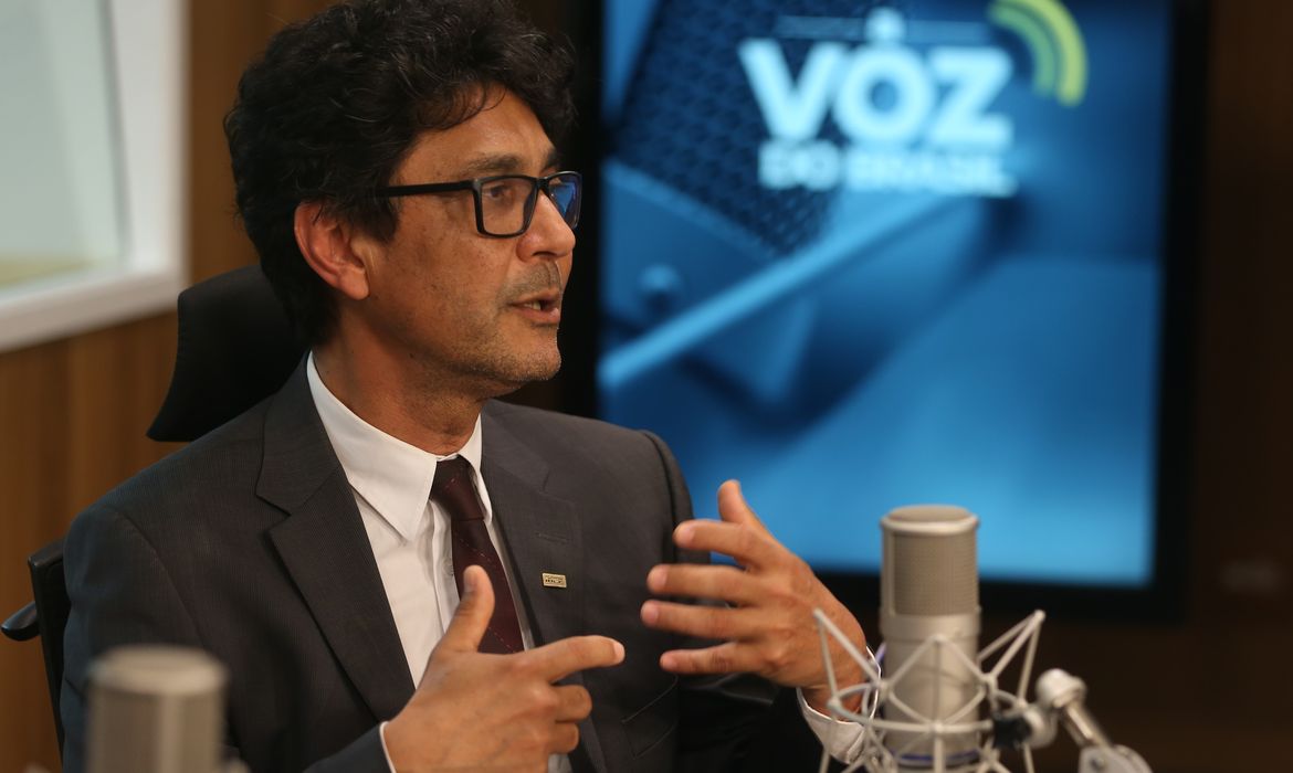 O presidente do Instituto Nacional de Estudos e Pesquisas Educacionais  Anísio Teixeira (Inep), Carlos Moreno, é o entrevistado no programa A Voz do Brasil,