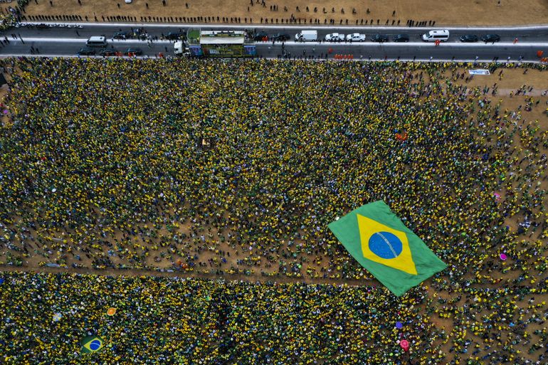 Desfile cívico-militar do 7 de Setembro, que este ano comemora o Bicentenário (200 anos) da Independência do Brasil.