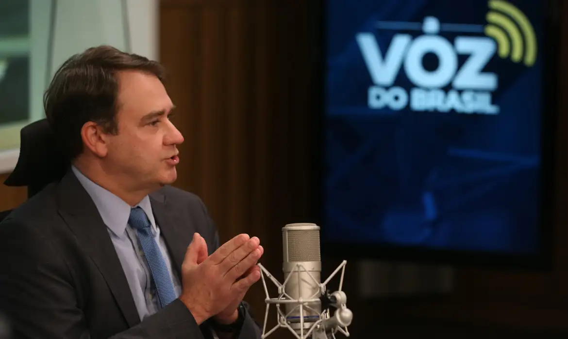 Valter campanato agência brasil O diretor-presidente do serviço federal de processamento dador, gileno gurjão barreto, é o entrevistado programa a voz brasil.