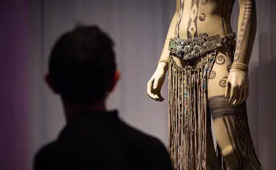 Brasília (DF) 21/02/2025 - Mostra celebra os 50 anos de carreira do artista. A partir de 21 de fevereiro, público poderá conferir centenas de objetos originais, como figurinos, pôsteres, fotografias, trechos de apresentações e depoimentos.
Foto: Lucas Mello/Divulgação