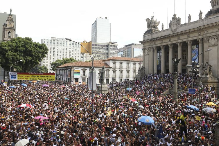Rio de Janeiro – Desfile do maior e mais tradicional bloco de carnaval do Rio, o Cordão da Bola Preta (Divulgação/ Hudson Pontes/Riotur)