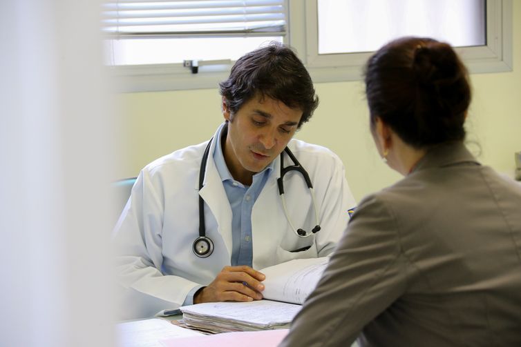 Medicina Humanista Especialista Fala Do Valor Da Relação Médico X Paciente Ebc Rádios 