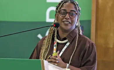 Belém (PA), 10/11/2025 - Marcele Oliveira, Campeã de Juventude da COP30, fala durante a inauguração do Pavilhão Brasil, na COP30. Foto: Bruno Peres/Agência Brasil
