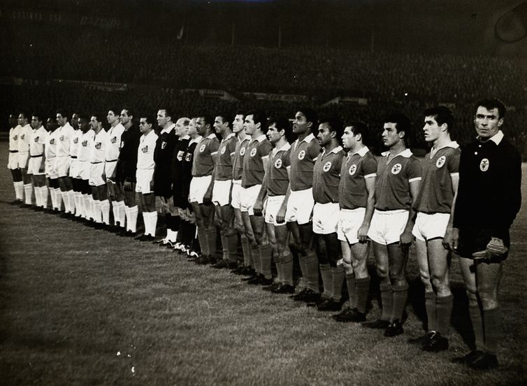 Maracanã,Times do Santos e Benfica na Copa Intercontinental de 1962
