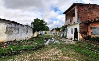 Iminente colapso de uma mina de exploração de sal-gema da Braskem, provoca afundamento do solo que já condenou milhares de casas em bairros de Maceió. Foto: UFAL