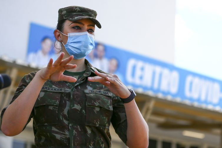 Marcelo Camargo/Agência Brasil Thaís Fioravante, enfermeira no Hospital referência no tratamento da Covid19 em Macapá.