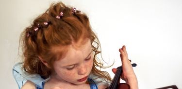 Obras para violino e a infância dos compositores no Blim-blem-blom desta semana