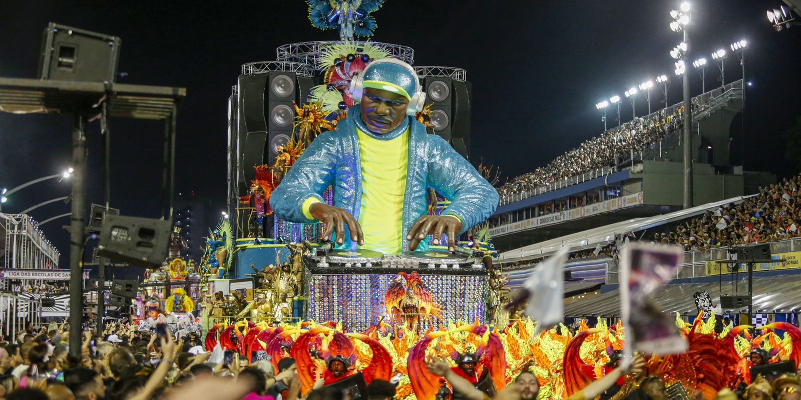 Terça será de blocos na rua e sagração da campeã do carnaval de SP