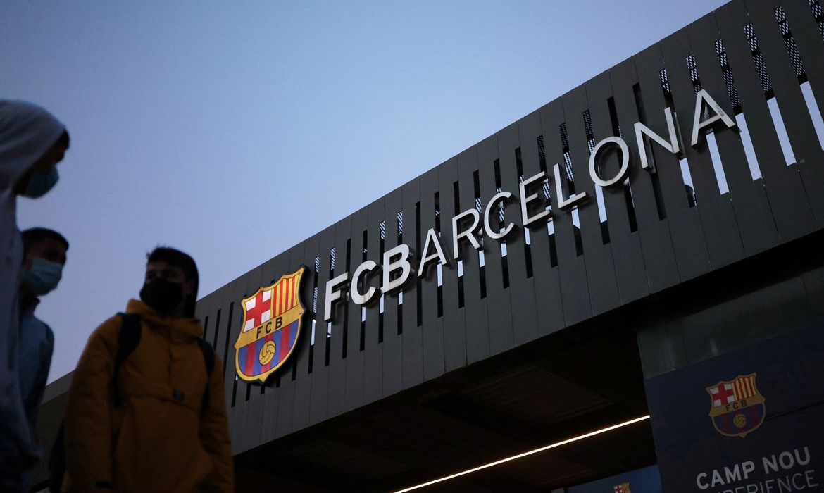 Logo do Barcelona no Camp Nou