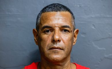 Rio de Janeiro (RJ), 14/03/2025 - Roberto dos Santos de Jesus, filho de ex-internos da Colonia de hanseníase do Hospital Colônia de Curupaiti, localizado em Jacarepaguá. Foto: Tânia Rêgo/Agência Brasil
