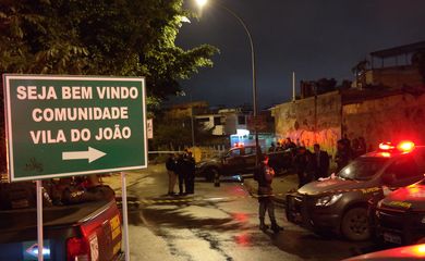 Rio de Janeiro - Agentes da Força Nacional foram feridos a tiros na Vila do João, localidade do Complexo da Maré, zona norte do Rio de Janeiro (Vladimir Platonow/Agência Brasil)