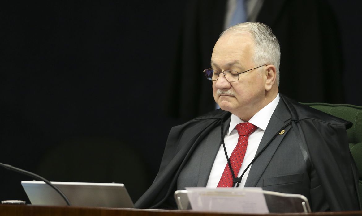O ministro do STF,  Edson Fachin durante o julgamento dos processos contra José Serra e Aécio Neves.