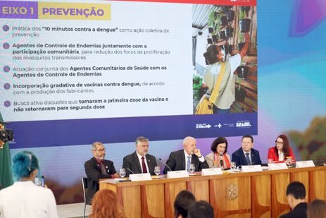 Brasília (DF), 09/18/2024 - Minister Paulo Pimenta, President Luiz Inácio Lula da Silva, Minister of Health Nísia Trindade and Executive Secretary of the Ministry of Health Swedenberger Barbosa during the launch ceremony of the 2024/2025 Action Plan to reduce the impacts of dengue and other arboviruses, at 11 am, at the Planalto Palace. Photo: José Cruz/Agência Brasil