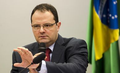 Brasília - O  ministro da Fazenda, Nelson Barbosa, apresenta defesa da presidenta Dilma Rousseff durante reunião da Comissão Especial do Impeachment na Câmara dos Deputados  (Marcelo Camargo/Agência Brasil)