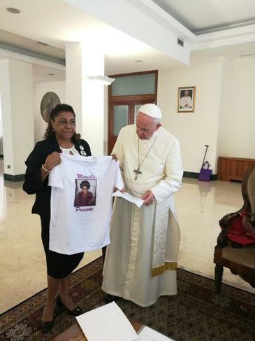 Marinete Silva, mãe de Marielle Franco, reúne-se com o papa Francisco
