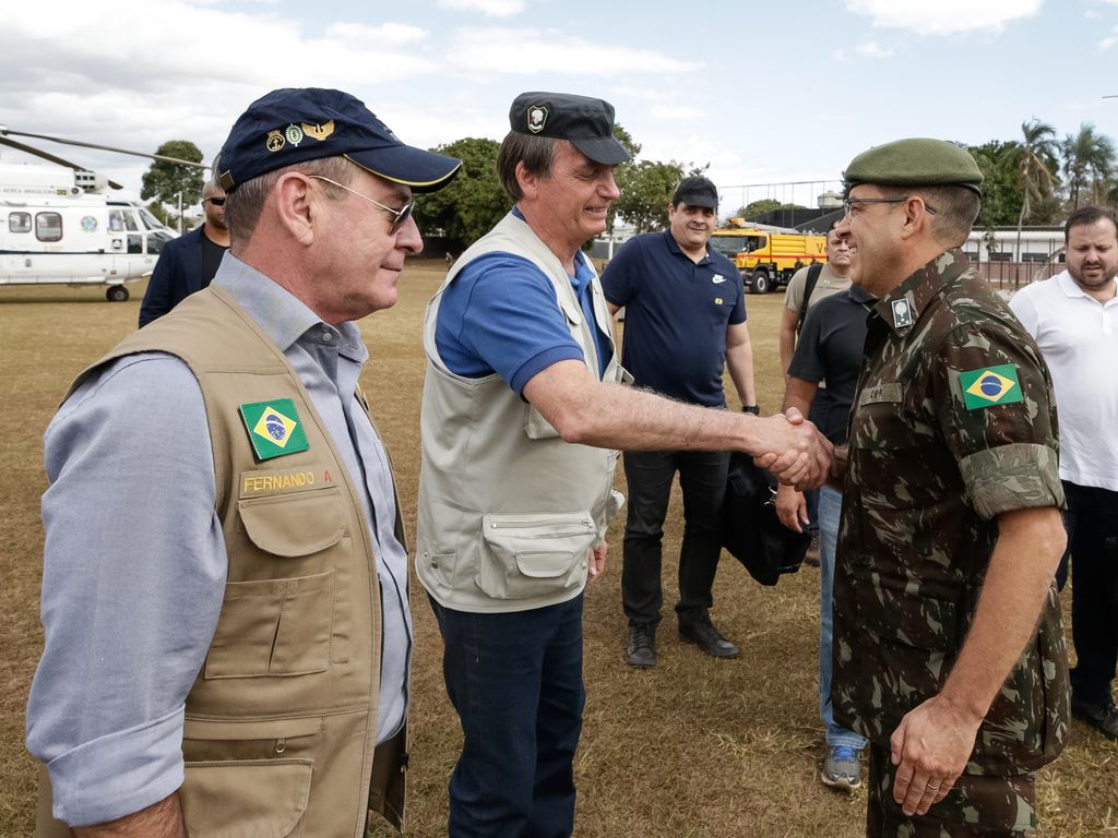Solenidade de Passagem do Comando de Operações Especiais (GO)  #AoVivo: O  Presidente Jair Bolsonaro participa, em Goiânia (GO), da Solenidade de  Passagem do Comando de Operações Especiais. O General de Brigada