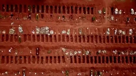 Centenas de valas abertas no Cemitério de Vila Formosa, o maior da América Latina