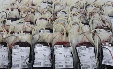 Doadores no centro de coleta da Fundação Pró-Sangue Hemocentro São Paulo