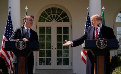 O presidente do Brasil, Jair Bolsonaro, e o presidente dos EUA, Donald Trump, durante uma entrevista coletiva no Rose Garden da Casa Branca, em Washington (EUA).