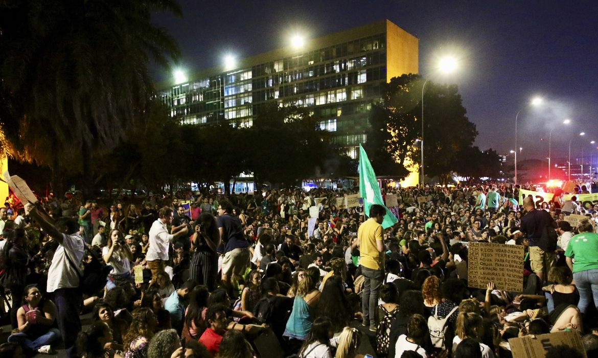 Manifestação em defesa da Amazônia na Esplanada dos Ministérios