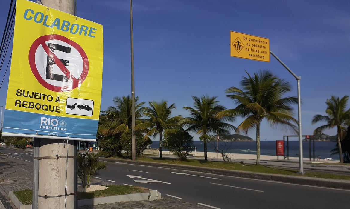 Proibido estacionamento na orlas das praias do Rio de Janeiro para aumentar o isolamento social