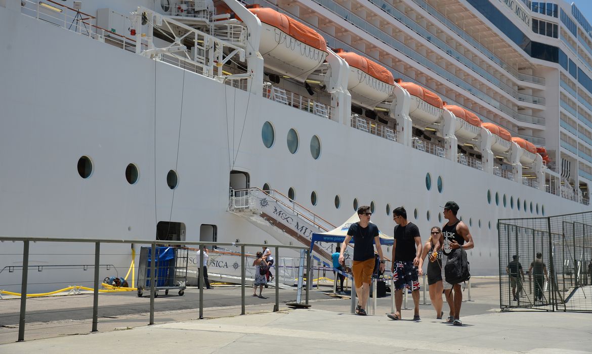 Rio de Janeiro - A temporada de cruzeiros começa no Rio e transatlânticos atracam no Pier Mauá, na zona portuária da cidade (Tomaz Silva/Agência Brasil)