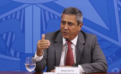 O ministro da Casa Civil, Braga Neto, durante coletiva de imprensa no Palácio do Planalto
