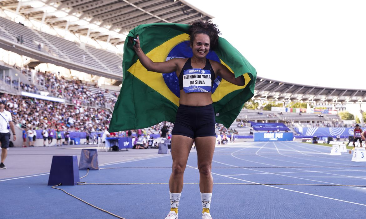 Fernanda Yara conquista ouro nos 400m rasos da classe T47 (amputados de braço) no Mundial de Atletismo Paralímpico, em 14/07/2023