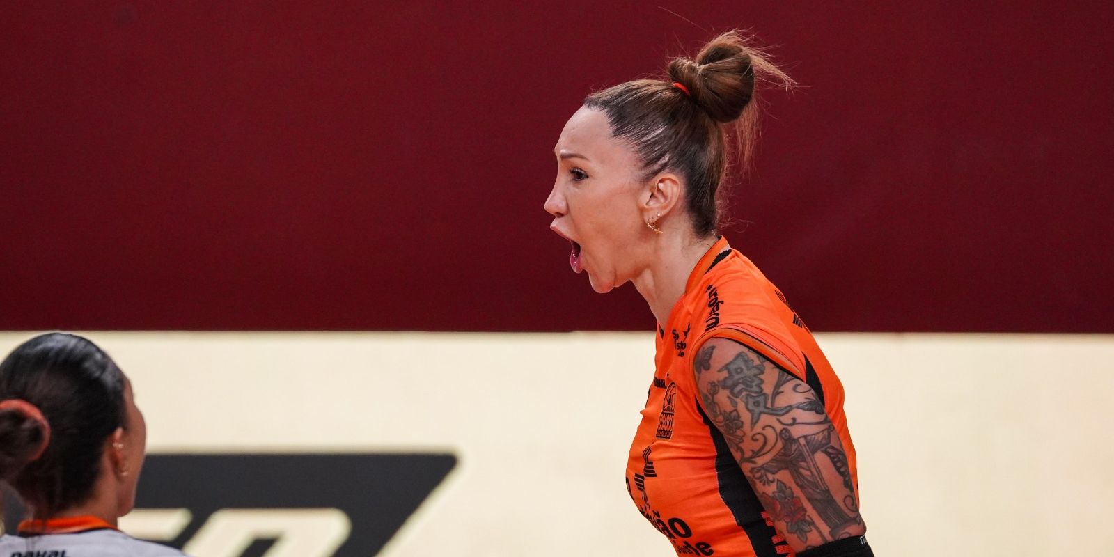 Tifanny critica nova regra da CBV que restringe atletas trans no vôlei
