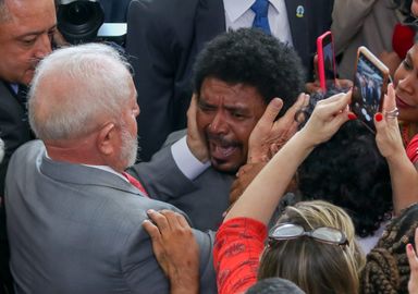 Brasília (DF), 11/12/2023, O presidente Luiz Inácio Lula da Silva, durante o lançamento do Plano Ruas Visíveis - Pelo direito ao futuro da população em situação de rua, no Palácio do Planalto. A iniciativa faz parte da celebração dos 75 anos da Declaração Universal dos Direitos Humanos e do Dia Internacional dos Direitos Humanos, comemorados ontem (10) em todo o mundo. Foto: Jose Cruz/Agência Brasil