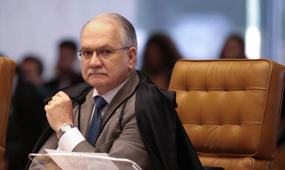 Brasília - Ministro Edson Fachin na sessão para definir a tese de repercussão nas ações que tratam da desaposentação  (José Cruz/Agência Brasil)