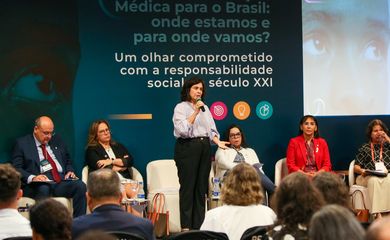 Brasília, DF 11/12/2023 A ministra da Saúde, Nísia Trindade, participa do Projeto Formação Médica para o Brasil Foto: Fabio Rodrigues-Pozzebom/ Agência Brasil