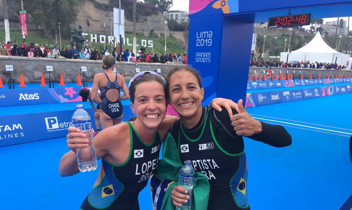 No triatlo, Luisa Baptista conquistou medalha de ouro e Vittória Lopes, a prata nos Jogos Pan-Americanos de Lima