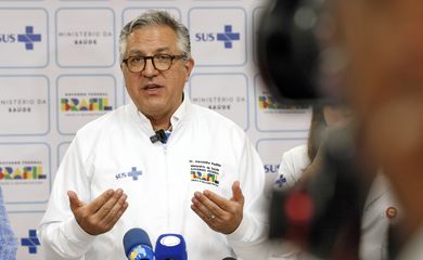 Brasília (DF), 15/05/2025 - O ministro da Saúde, Alexandre Padilha, fala sobre os primeiros atendimentos com o remédio Zolgensma no Sistema Único de Saúde (SUS). O medicamento, um dos mais caros do mundo, é usado para tratar a Atrofia Muscular Espinhal (AME) tipo 1, e foi incorporado ao SUS recentemente. Foto: Bruno Peres/Agência Brasil