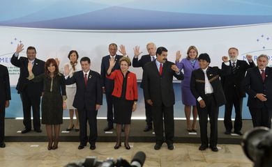 Foto oficial dos chefes dos Estados Partes e Associados do Mercosul (Wilson Dias/Agência Brasil)