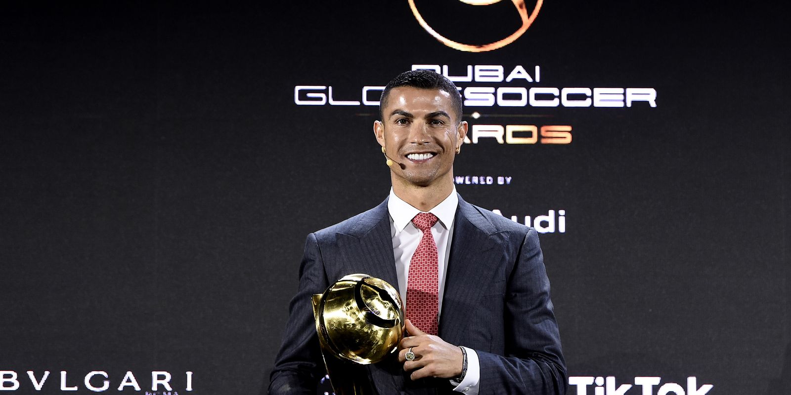 Cristiano Ronaldo é escolhido melhor jogador do século