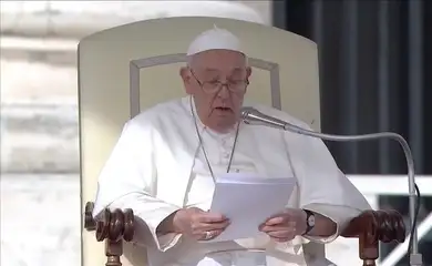 Pope deplores 'desperate' situation in Gaza