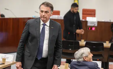 Brasília (DF), 10/06/2025 - O ex presidente Jair Bolsonaro chegando para depoimento na 1 turma do STF.
O ministro do Supremo Tribunal Federal (STF) Alexandre de Moraes começa a ouvir os réus do núcleo 1 na ação da trama golpista, os interrogatórios ocorrerão presencialmente na sala de julgamentos da primeira turma da corte
Foto: Valter Campanato/Agência Brasil