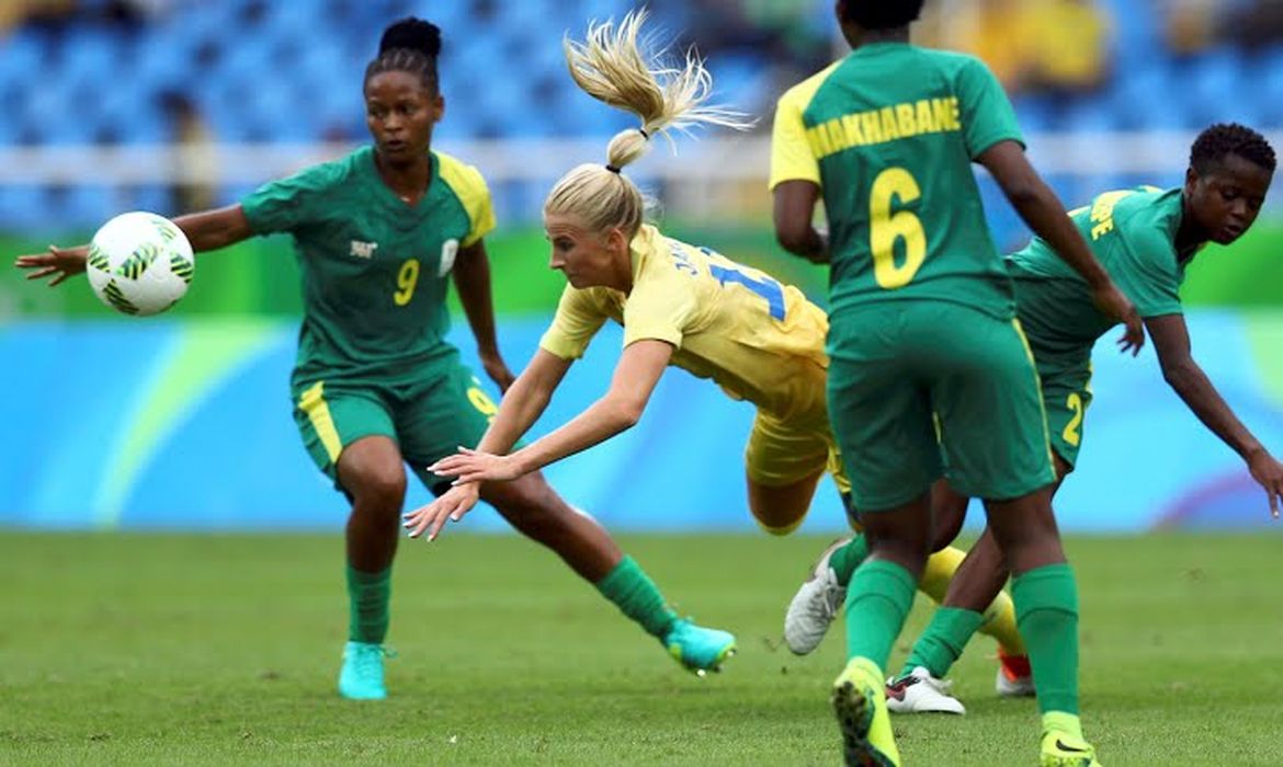 Futebol feminino da Suécia e África do Sul abre disputa por